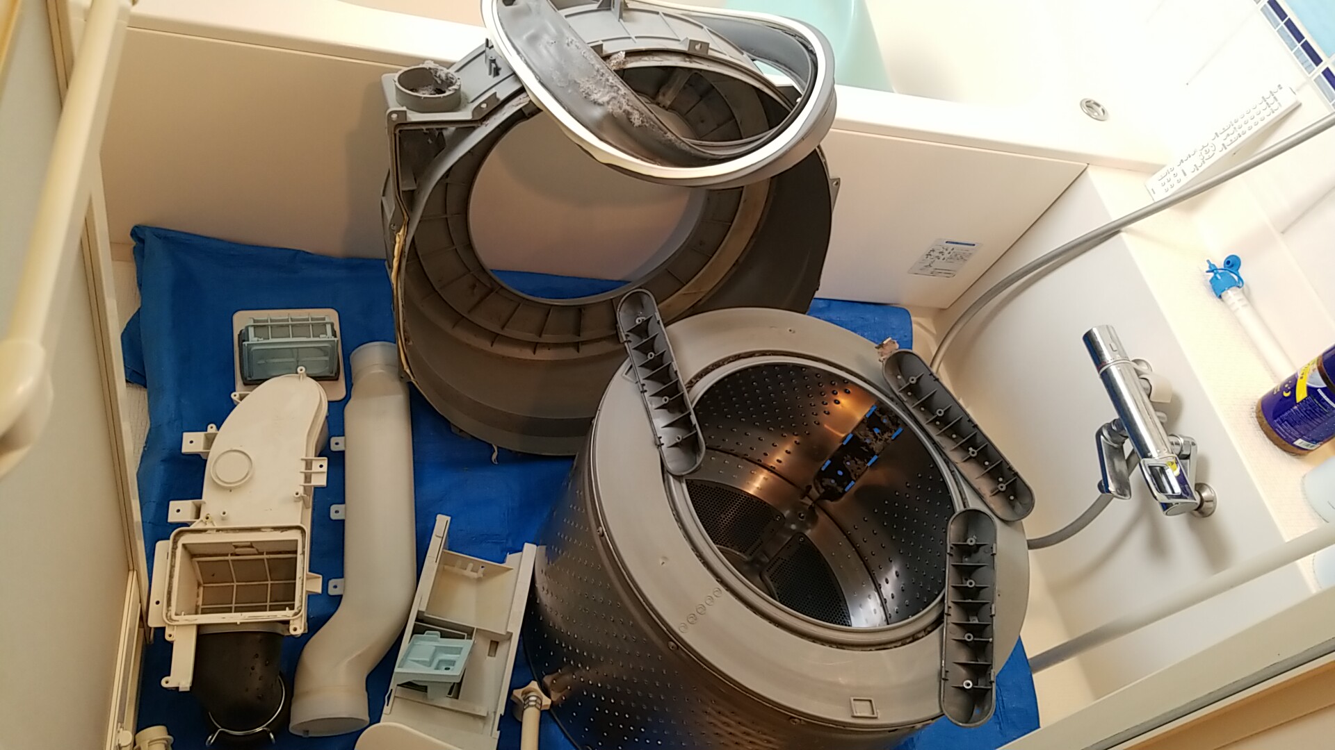 愛知県春日井市藤山台 東芝製ドラム式洗濯機分解清掃同時乾燥部洗浄
